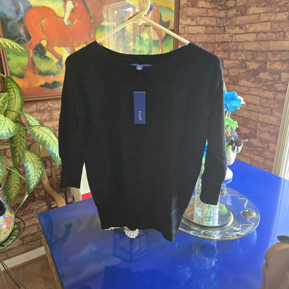 Black 3/4 Sleeve Sweater